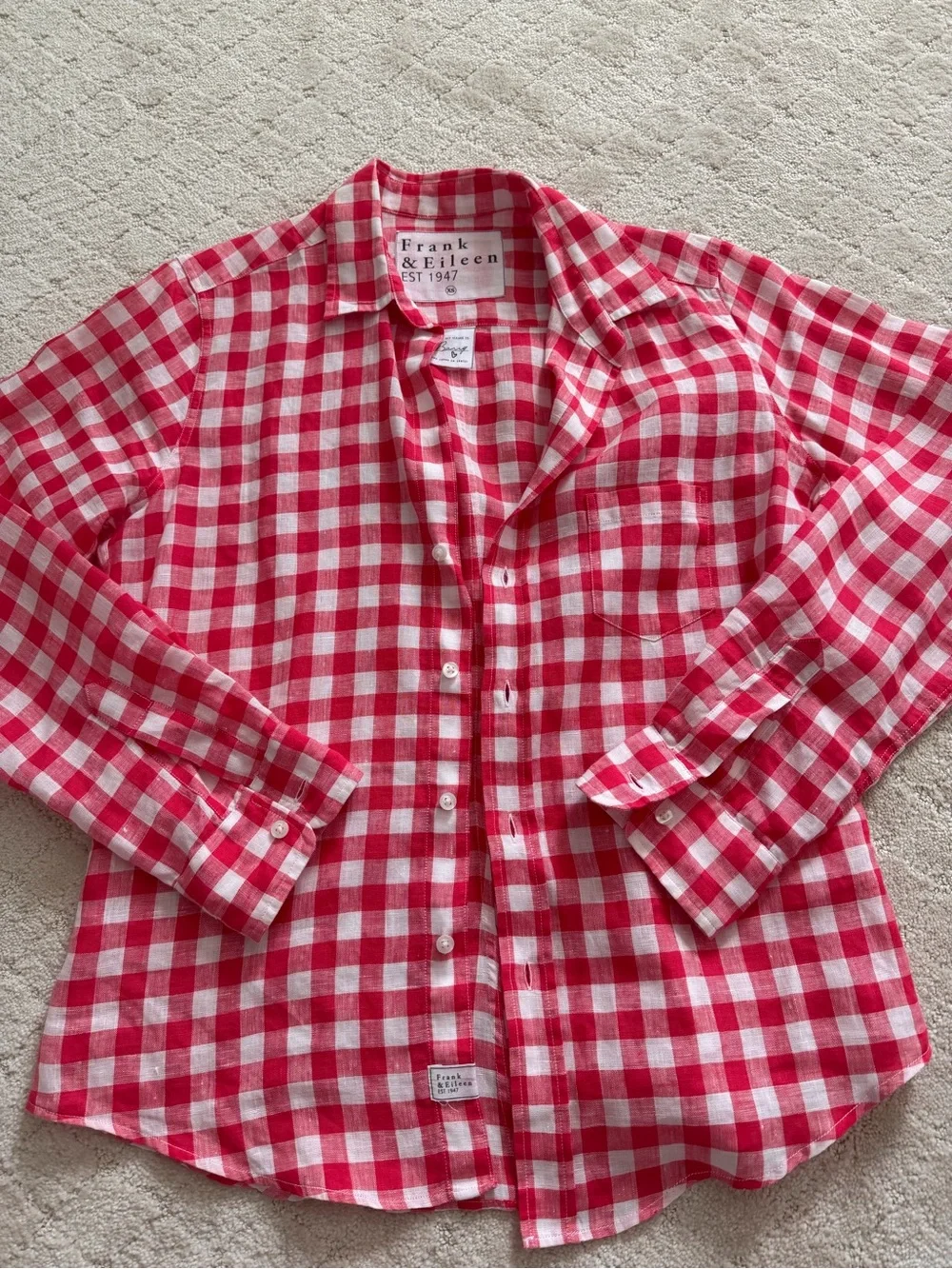 LIKE NEW Frank & Eileen Red Gingham Linen Button Down